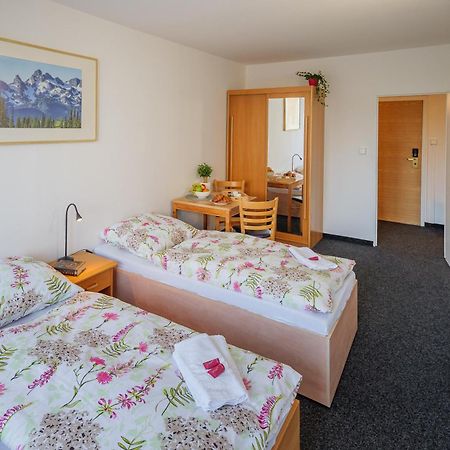 Cooliving Vandrarhem Prag Exteriör bild