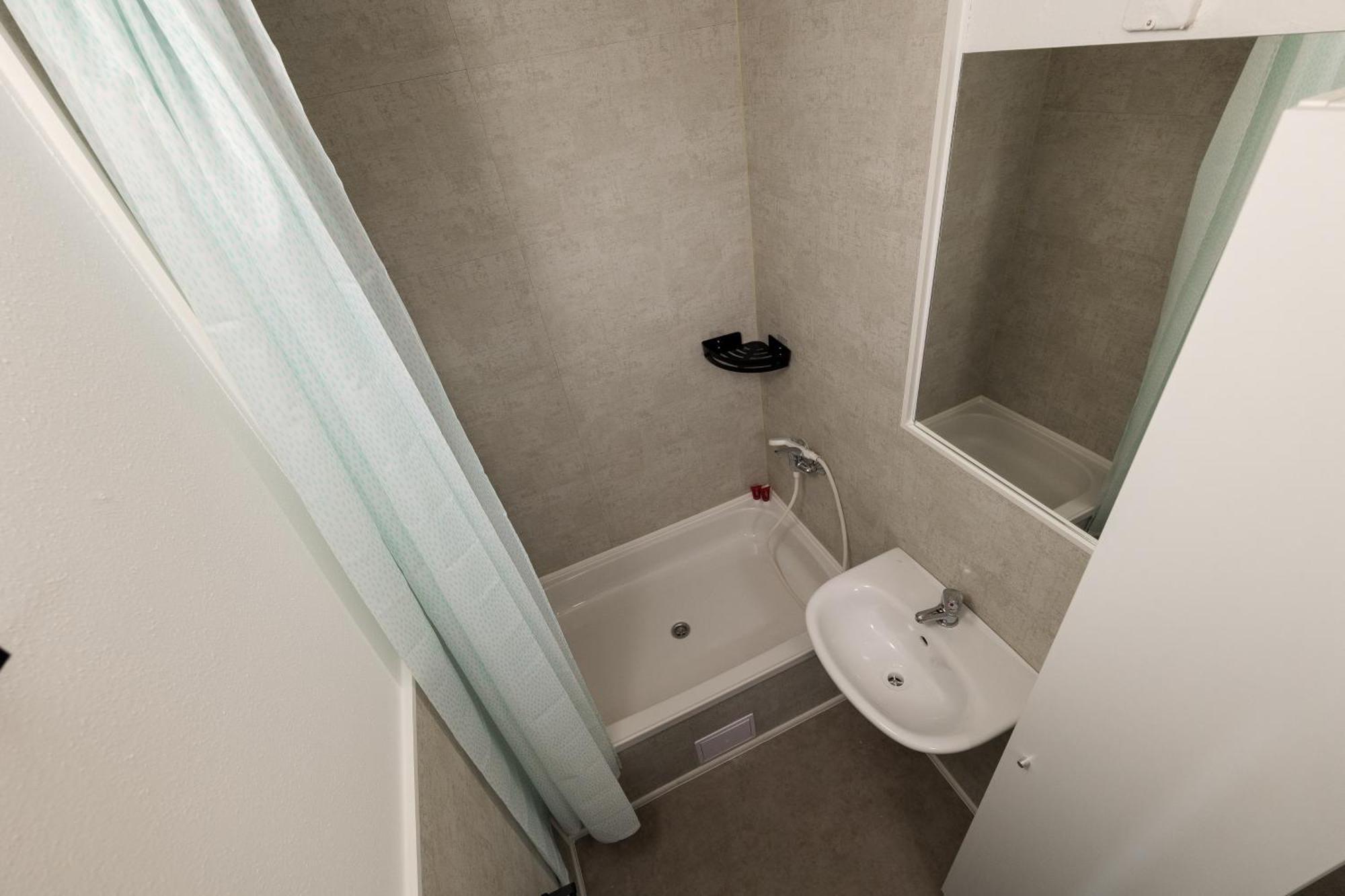 Cooliving Vandrarhem Prag Exteriör bild